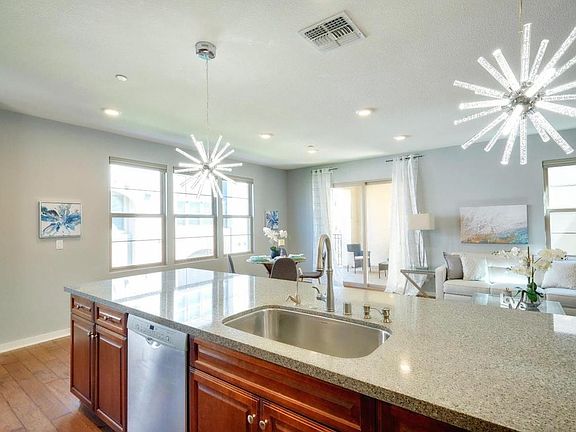 3rd image of 1071 Dewberry Pl