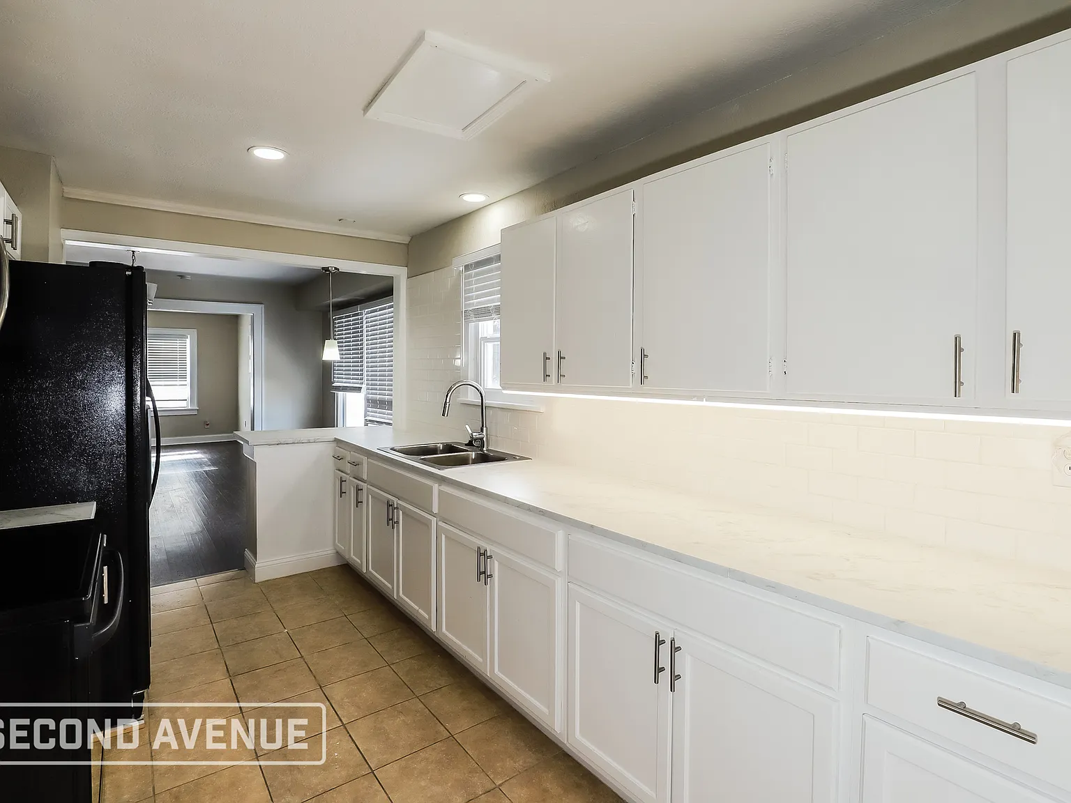 3 bed, 1.0 bath, 1037 sqft, $1,195 — Photo 4