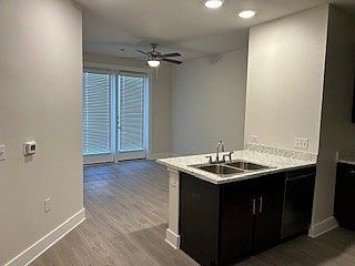 4th image of 2100 Memorial Dr #1B-1Ba-728Sqft