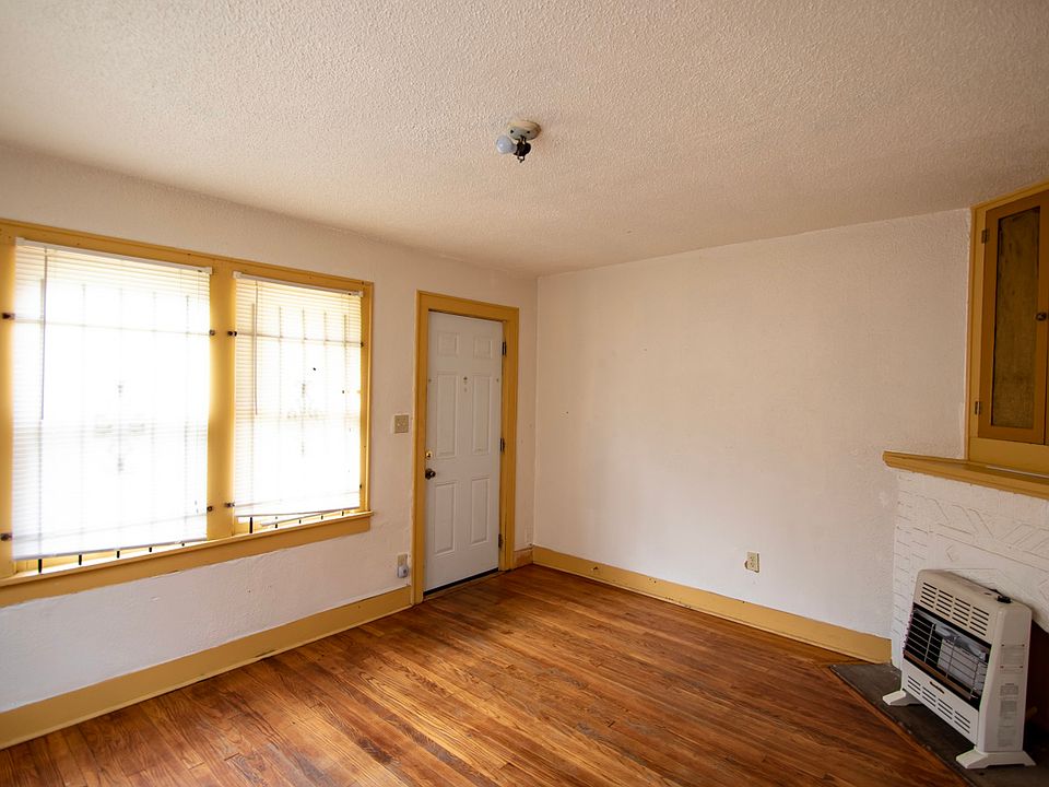 1st image of 1513 NE 13th St