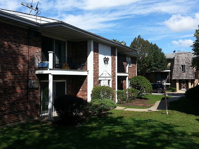 1st image of 49 W 65th St APT 5