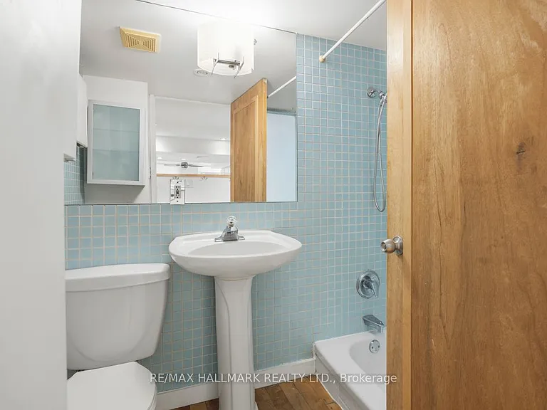 321 Palmerston Blvd #B — Photo 4