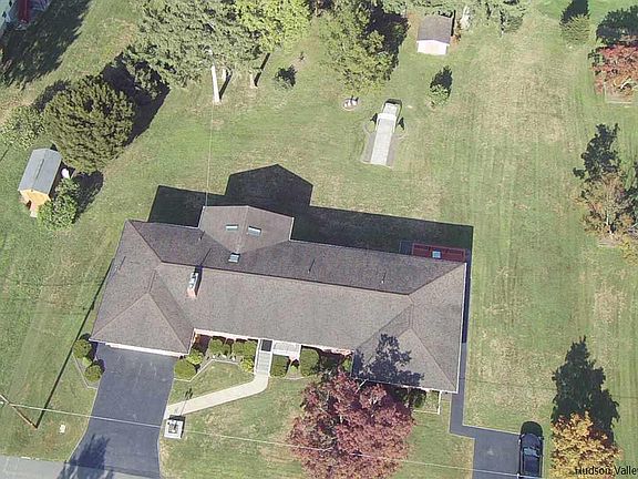 3rd image of 1 Gurth Ln