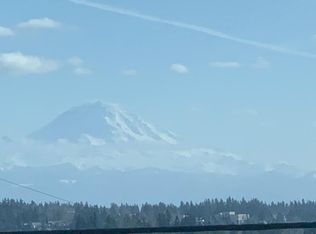 720 S 208th St, Des Moines, WA 98198