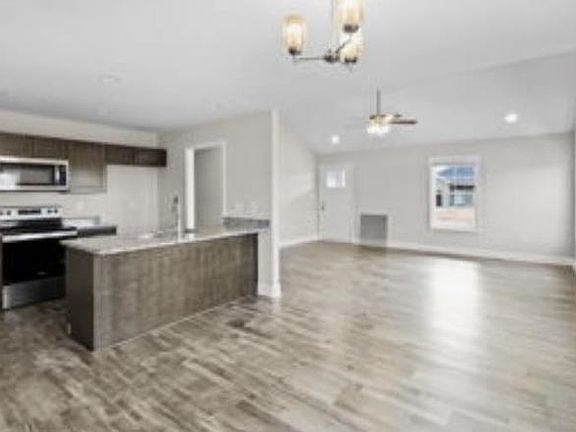 4th image of 612 Saint George Way