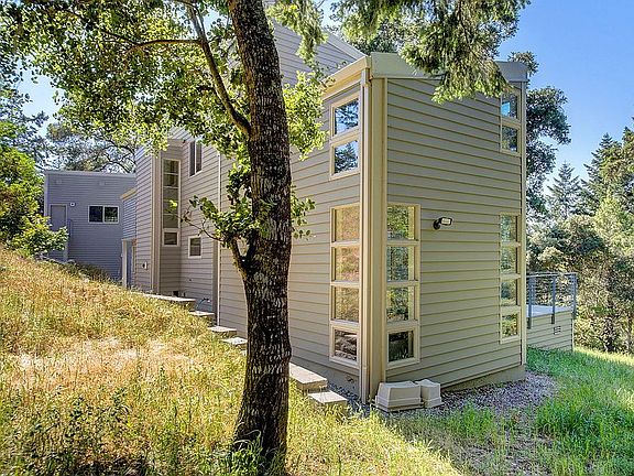 East wing; loft bedroom up