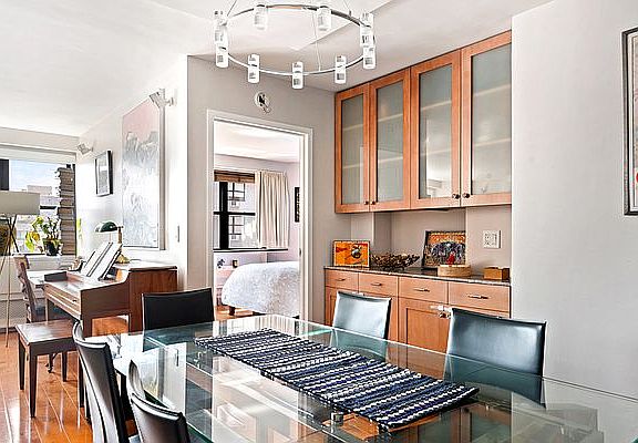 3rd image of 210 E 15th St #10HJK
