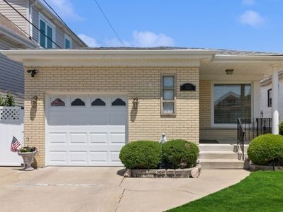 7310 W Roscoe St, Chicago, IL, 60634