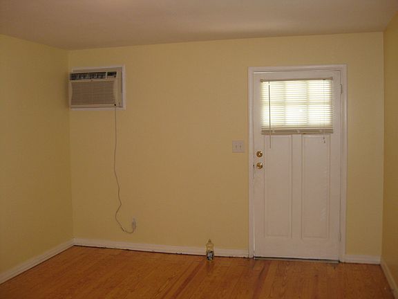 4th image of 217 N Lackey St
