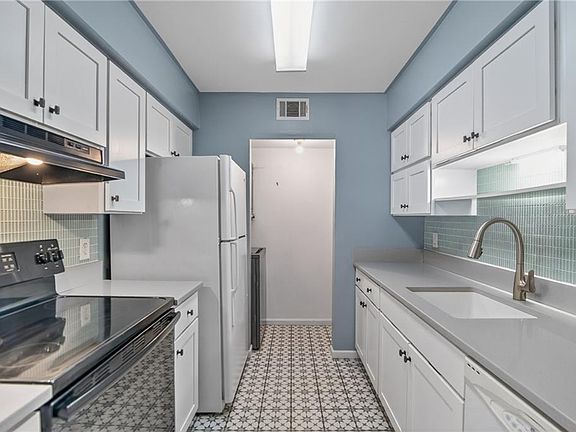 2nd image of 532 Pineland Cir APT 203