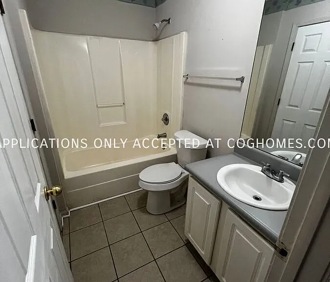 8040 Colquitt St #B — Photo 5
