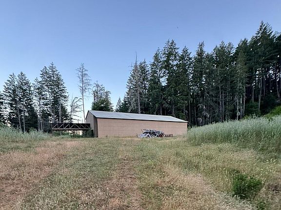 2nd image of 22525 Alderpoint Rd