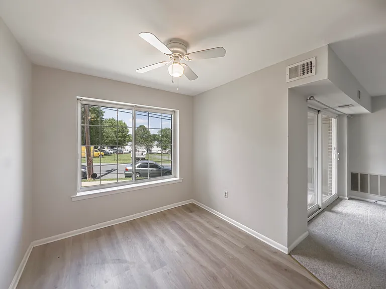 Creekside Apartments — Photo 25