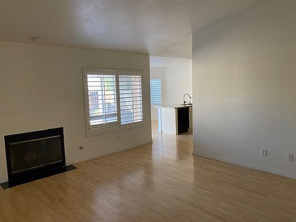5th image of 44370 Marigold Ln