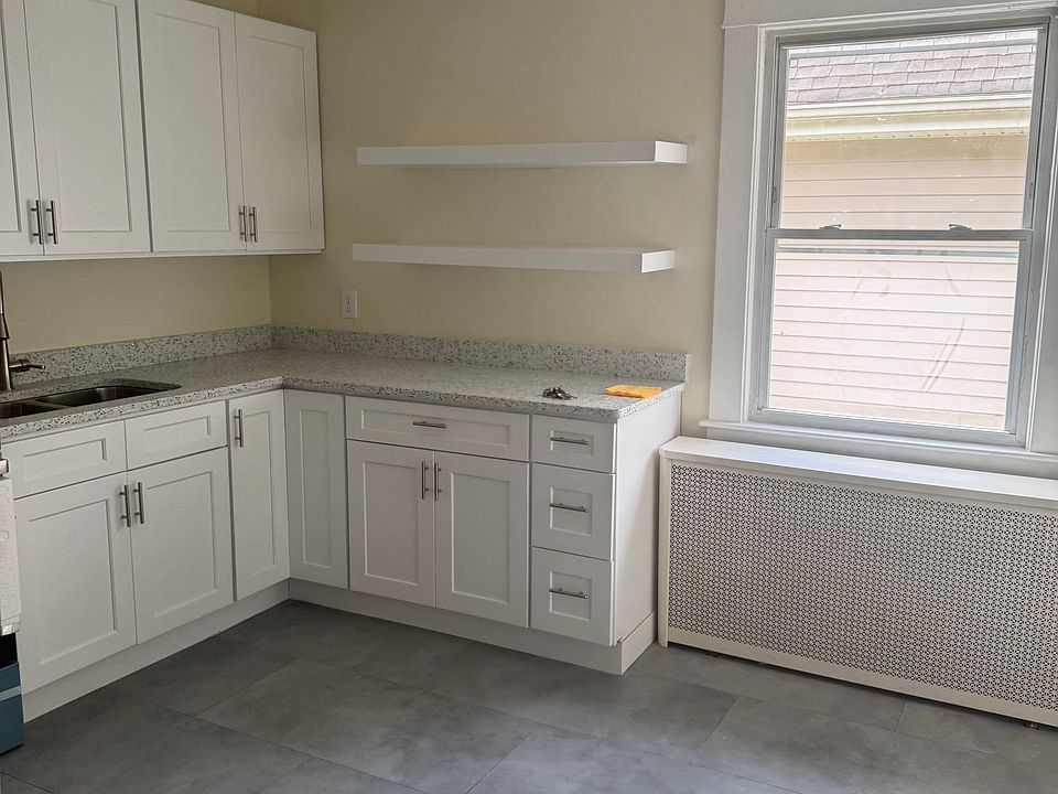 1st image of 32 High St