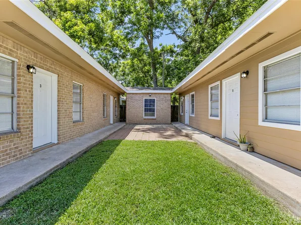 1001 W Lobitt St, Alvin, TX 77511