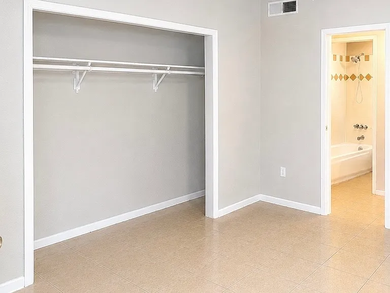 1305 E San Antonio Ave #B — Photo 2