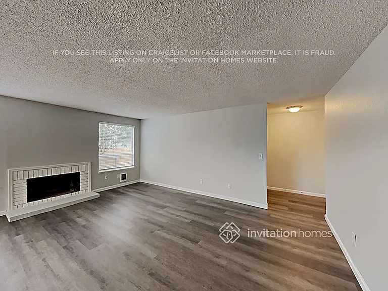 12428 42nd Ave NE — Photo 3