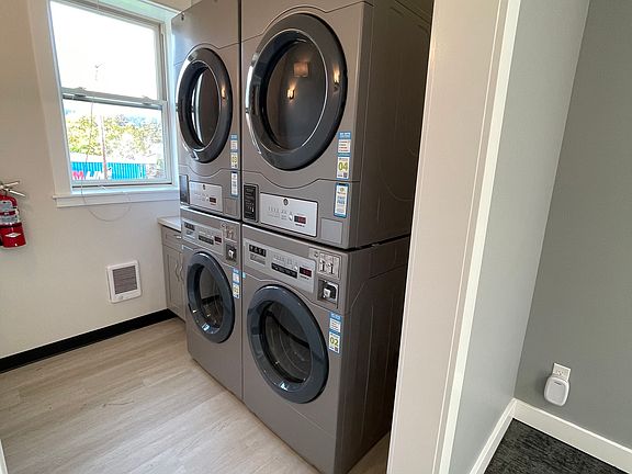 5th image of 8928 N Lombard St #1
