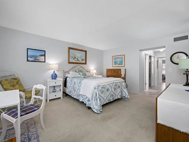 121 Island Way #323 — Photo 36