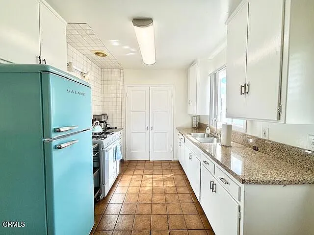211 Eva St — Photo 8