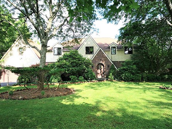 4th image of 12 Vista Dr