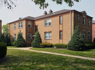 5860 Sunshine Dr #105, Saint Louis, MO 63109