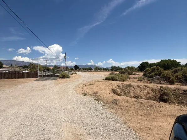 206 Tres Amigos Ct NE, Albuquerque, NM 87113