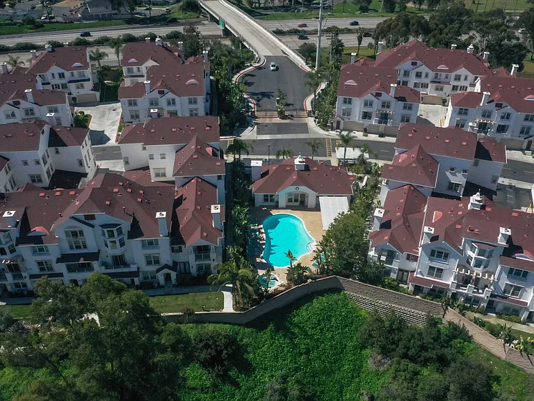 770 Harbor Cliff Way #142 — Photo 27