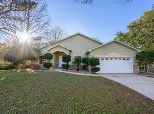 1933 Sparrow Ln, Navarre, FL 32566