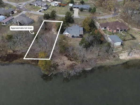 466 W Shore Dr, Wills Pt, TX 75169