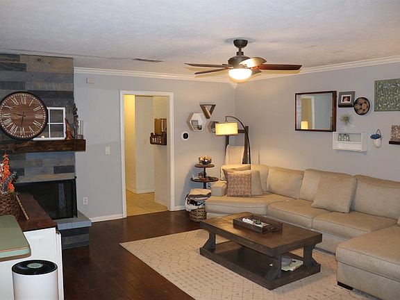 5th image of 206 Sixpence Ln