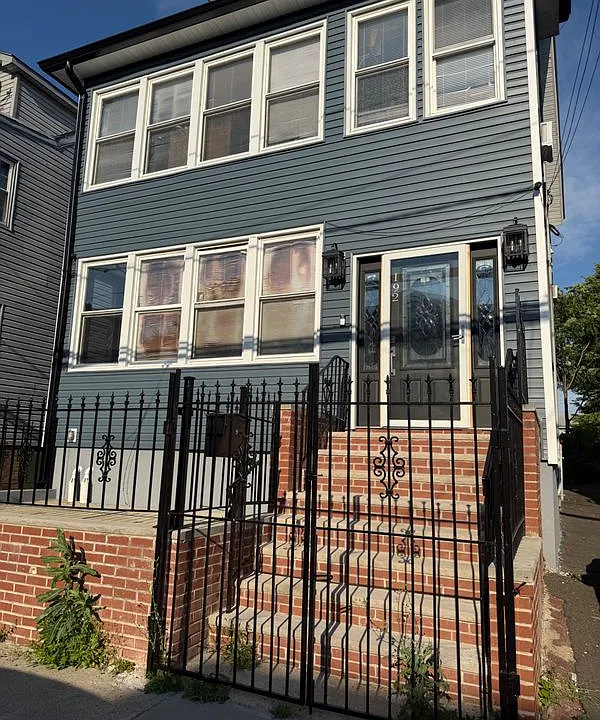 192 Vermont Ave #1