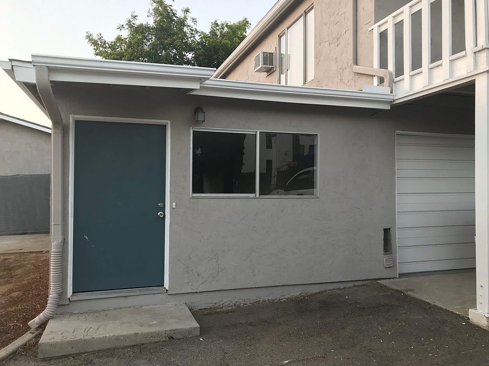 Front Entrance of Unit B.