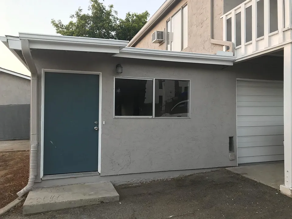 Front Entrance of Unit B.