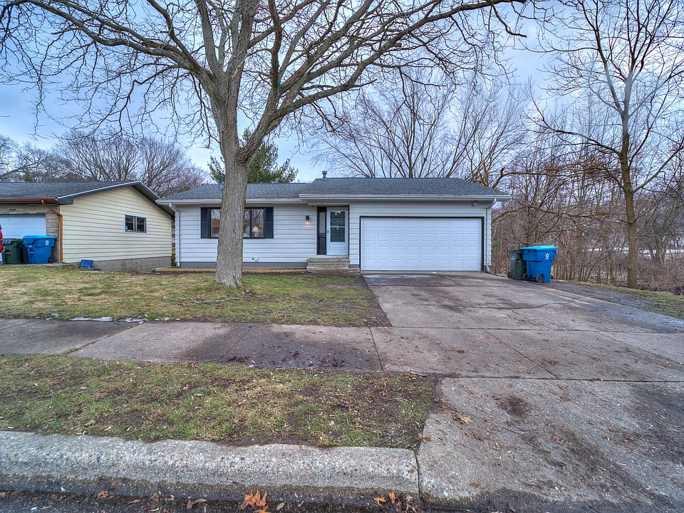 1st image of 2466 Estes St