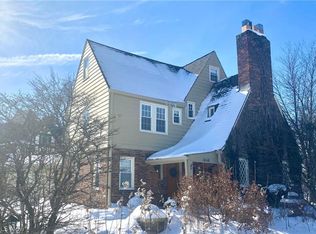3261 Braemar Rd, Shaker Heights, OH 44120