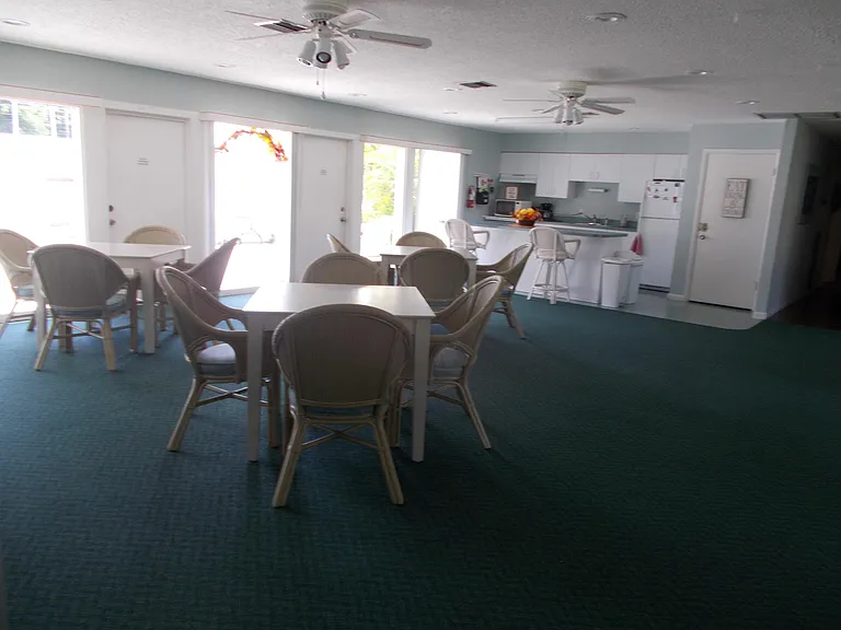 4261 Island Cir #F — Photo 21