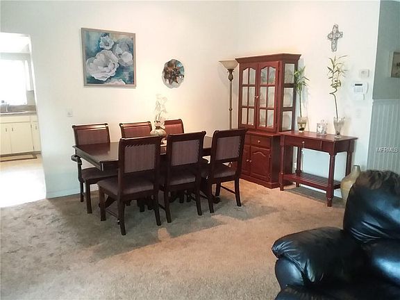 3rd image of 3159 Foxwood Dr