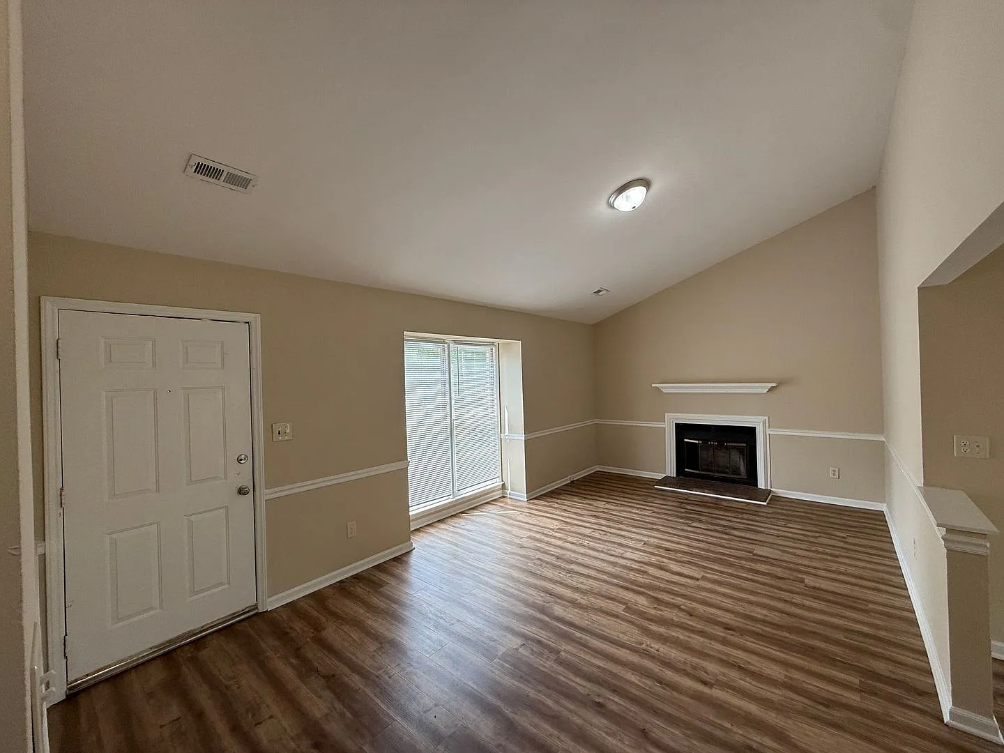 4720 Matt Drive — Photo 2