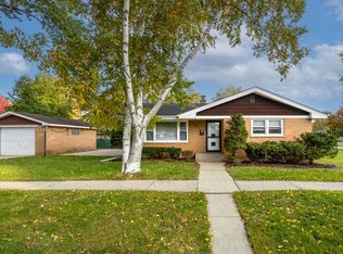 210 E Morse Ave, Lansing, IL 60103