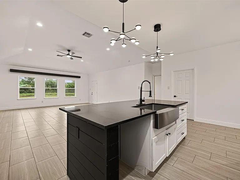 1343 Alpha Ln — Photo 20