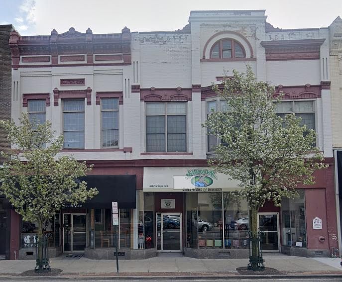 1st image of 123 S Main St #C