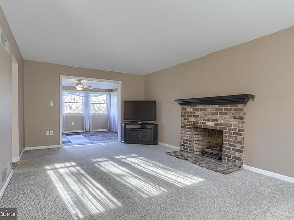 4th image of 1249 Jill Dr