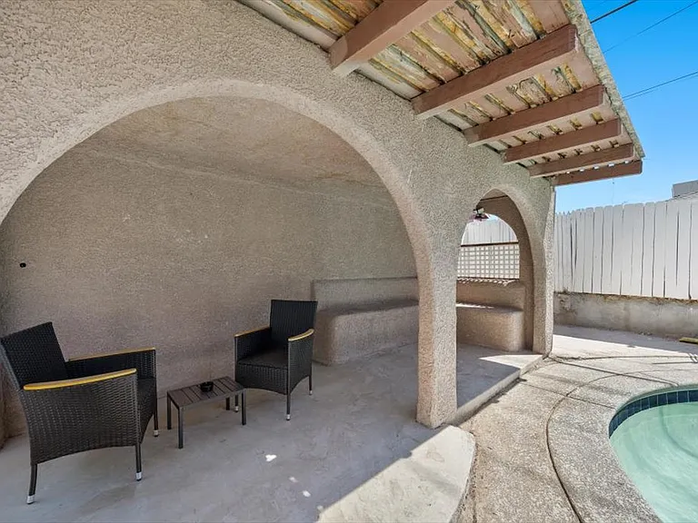2571 Vegas Valley Dr — Photo 35