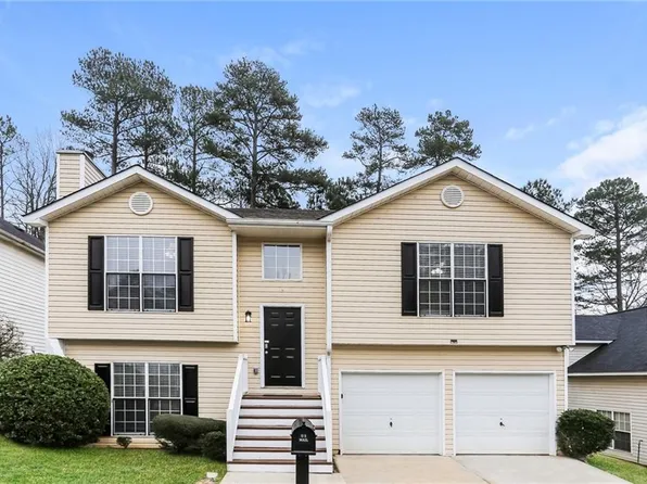 820 Tradd Ct, Stone Mountain, GA 30087