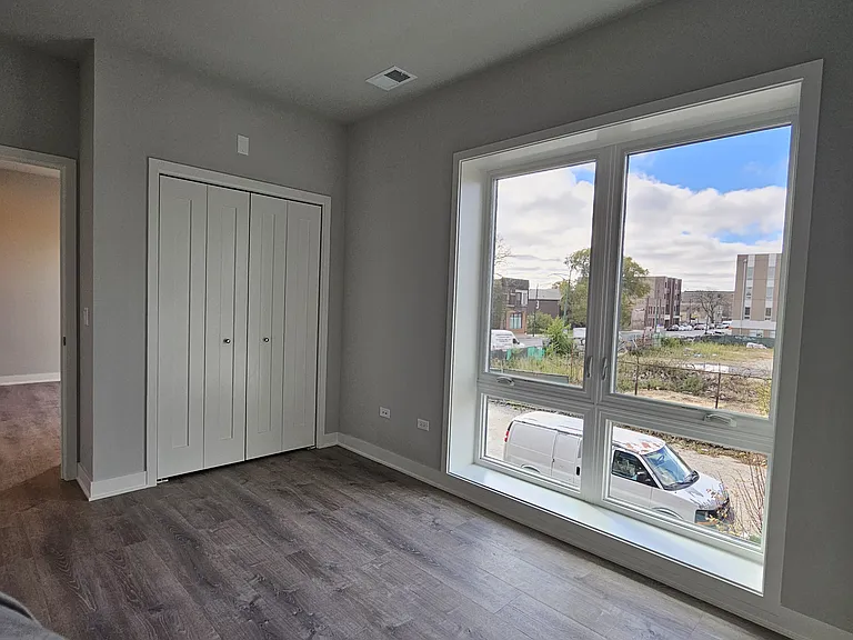 3176 S Archer Ave #206 — Photo 4