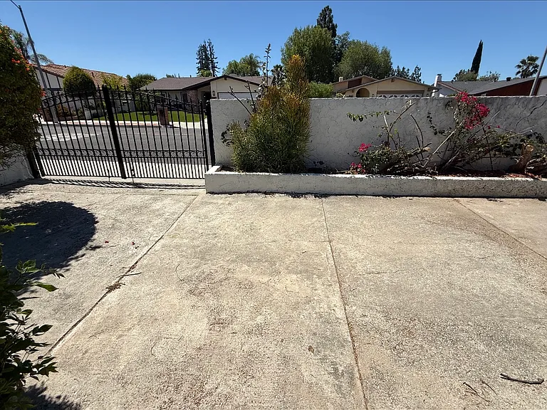 11700 Sierra Morena Ct — Photo 20