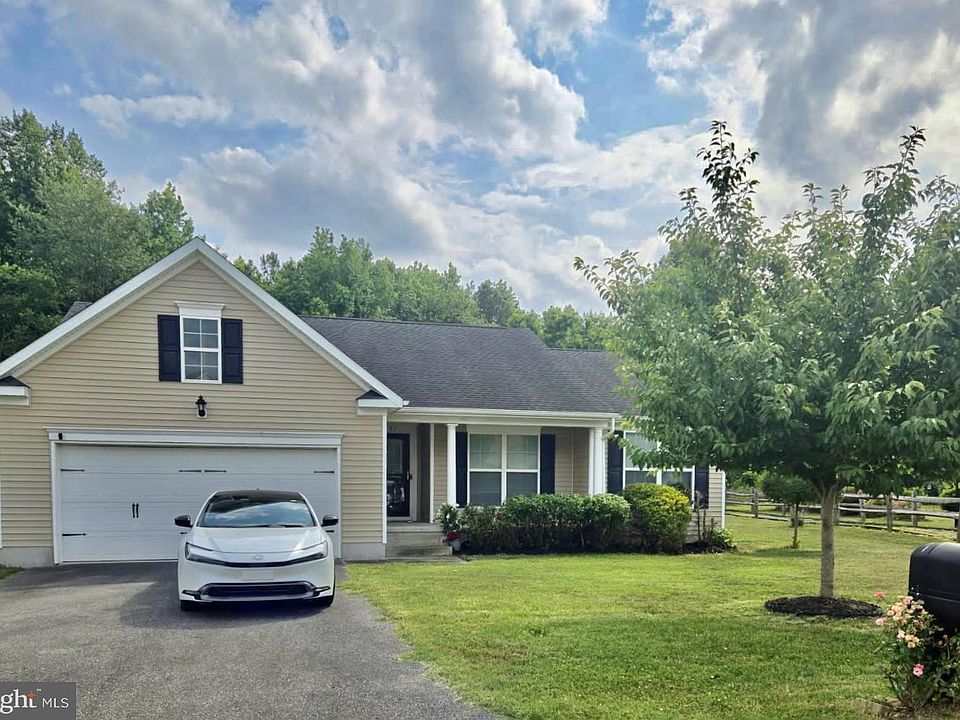 1st image of 151 Fox Run Dr