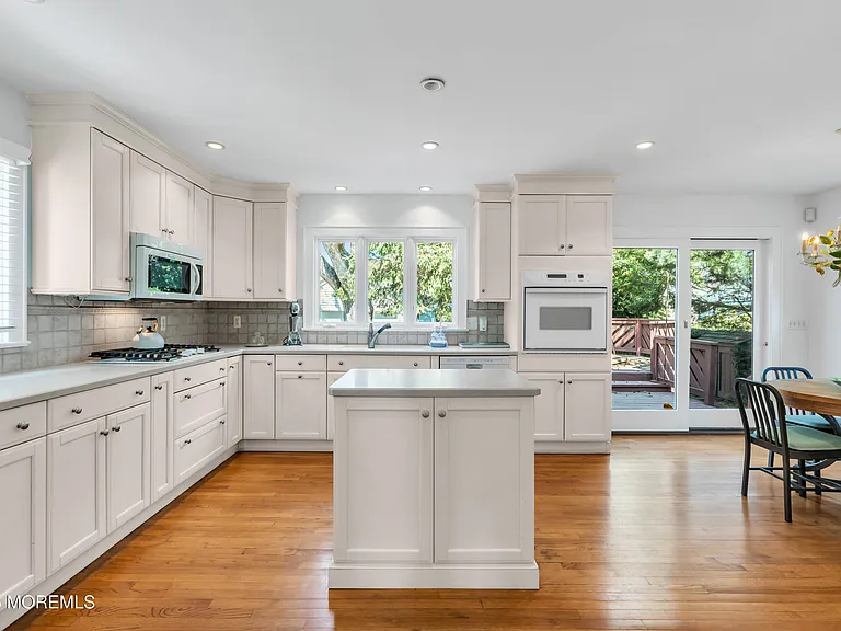 111 Chicago Blvd — Photo 13
